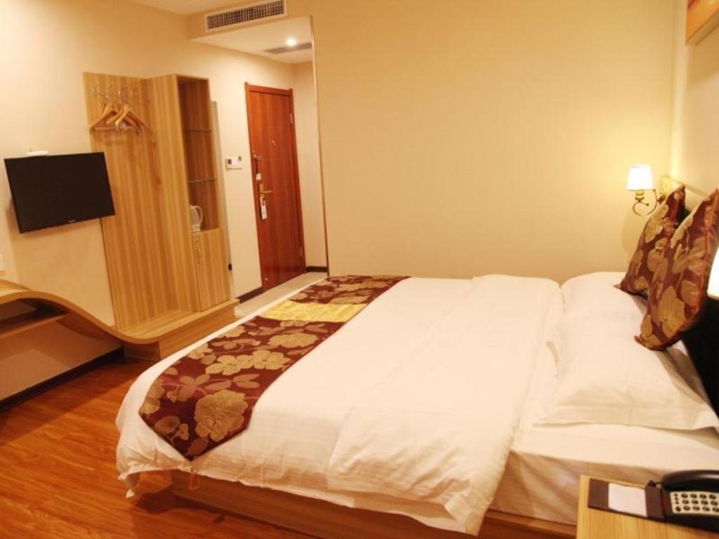Greentree Alliance Yichang East Yichang Station Hotel Eksteriør bilde